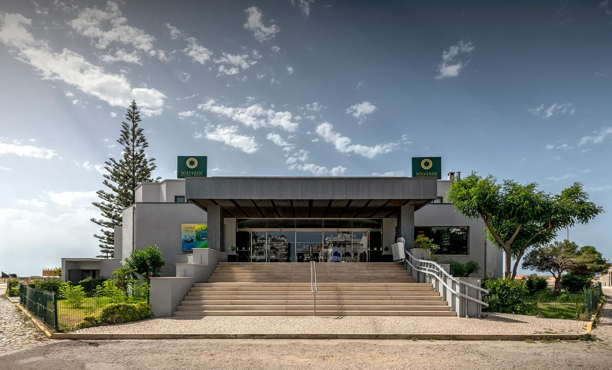 Fale connosco